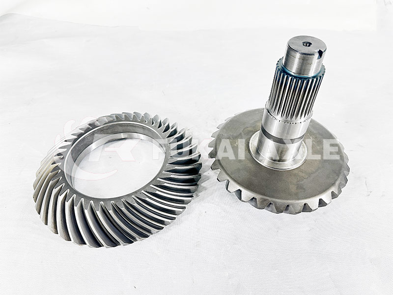 ترس عجلة التاج للمحور الأوسط